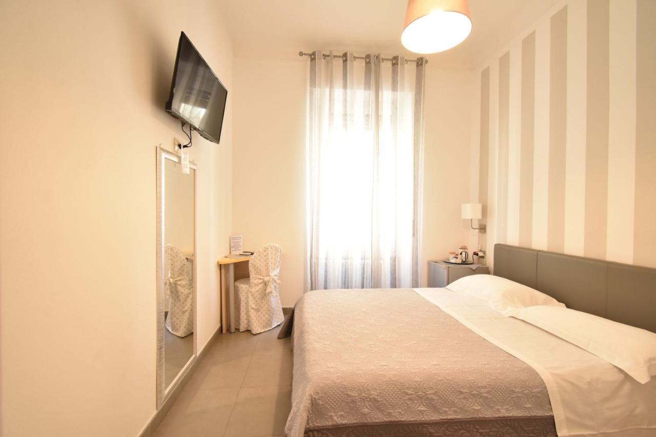 Affittacamere E Appartamenti - Rent Rooms And Apartments Le Camere Nel Corso - Adults Only La Spezia Exterior foto