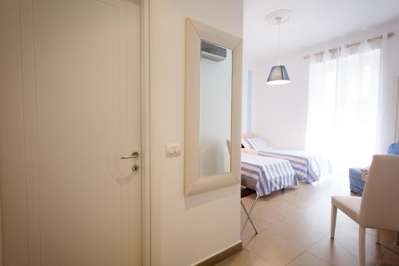 Affittacamere E Appartamenti - Rent Rooms And Apartments Le Camere Nel Corso - Adults Only La Spezia Exterior foto