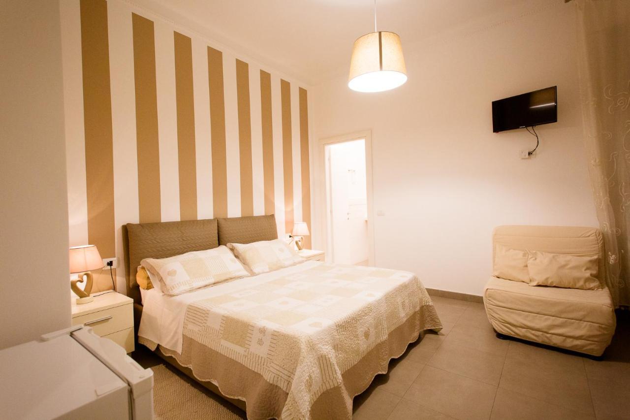 Affittacamere E Appartamenti - Rent Rooms And Apartments Le Camere Nel Corso - Adults Only La Spezia Exterior foto